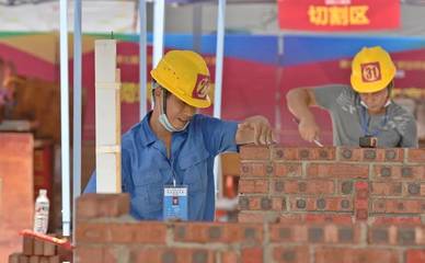 公司选手莫德炳勇夺第七届全区职工职业技能大赛砌筑工种冠军